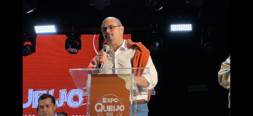 “Produtores estão no caminho certo”, diz Mateus Simões na abertura da ExpoQueijo Brasil